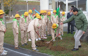 No.81 室根東小学校の復興祈念植樹